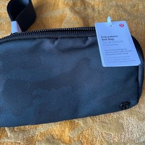 Lululemon everywhere belt bag - olive green / dark green camo